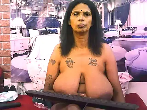 IndianVanya4u2u's cam snapshot