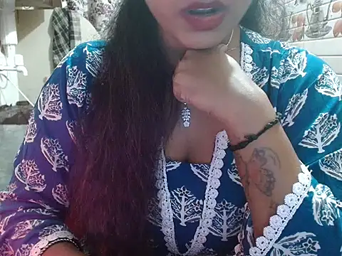 LovingPihu's cam snapshot