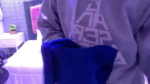 Natalie_loffreda's cam snapshot