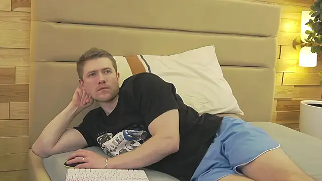 EthanPinkman's cam snapshot