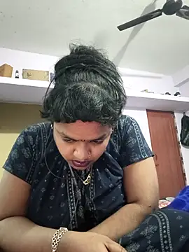 Deborbhavi222's cam snapshot