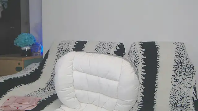 SuziiLove's cam snapshot