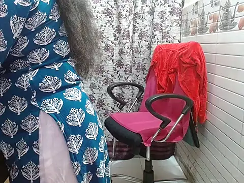 LovingPihu's cam snapshot