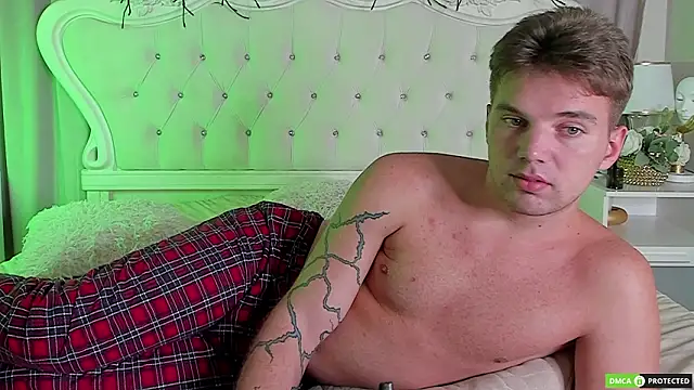 ArthurWhitee's cam snapshot