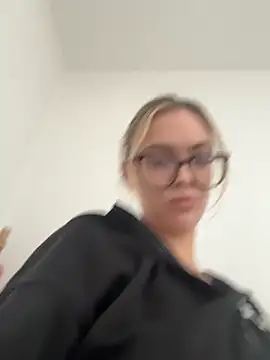 zoeypink's cam snapshot