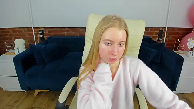 Alina_Blonde's cam snapshot