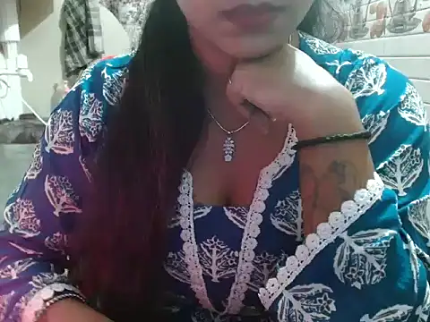 LovingPihu's cam snapshot