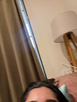 desitease's cam snapshot