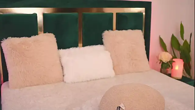 XeniaBlu's cam snapshot