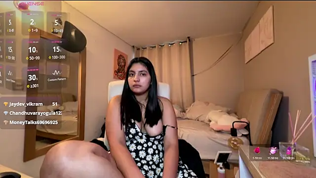 cloe_small's cam snapshot