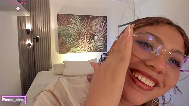 emma_alice_'s cam snapshot