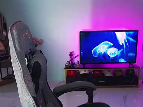 SexxyTsLoverr live sex cam