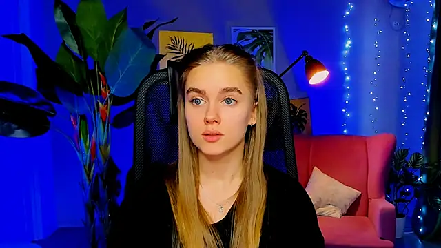 JuneWoods's cam snapshot