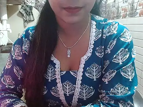 LovingPihu live sex cam