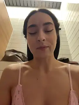 Holly_Play's cam snapshot