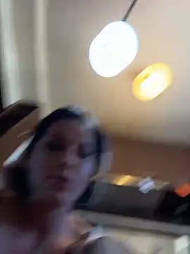 Hotmomcheckk_'s cam snapshot