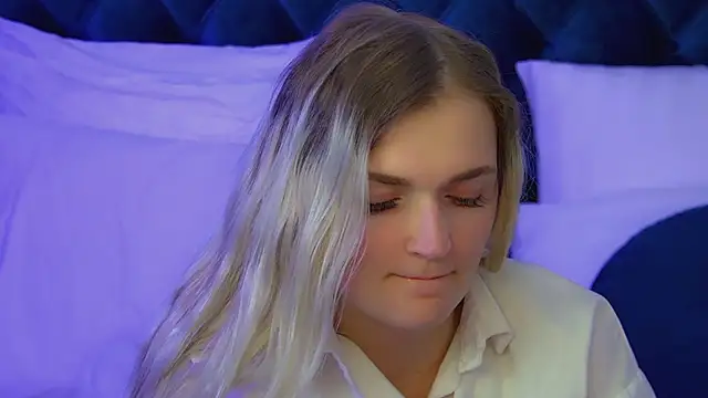 AnnyRaii's cam snapshot