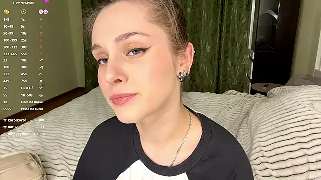 MiaBlanko's cam snapshot