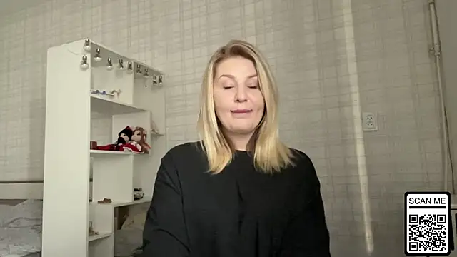 Blondie_xoxoxo's cam snapshot