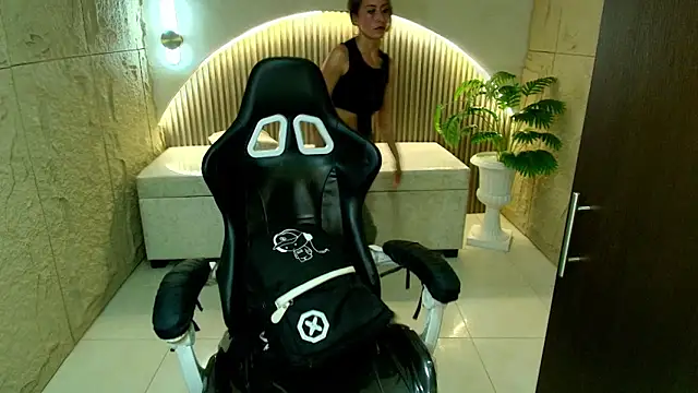 katalina_r_'s cam snapshot