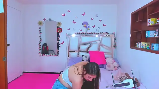 perlabeautiful's cam snapshot