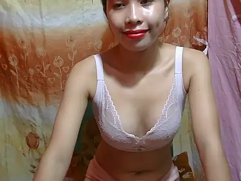 petite_asian69's cam snapshot