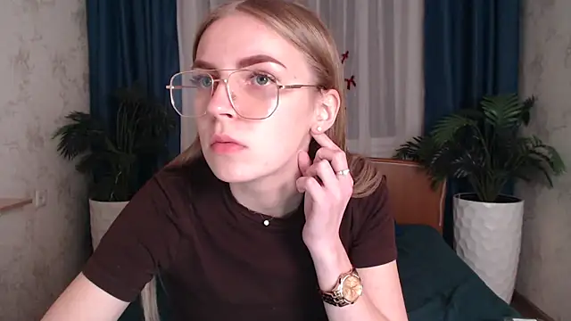 HitGyrl's cam snapshot