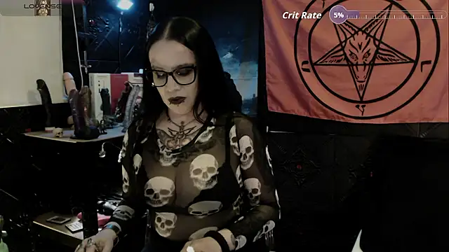 Evil_Queen_666 live sex cam