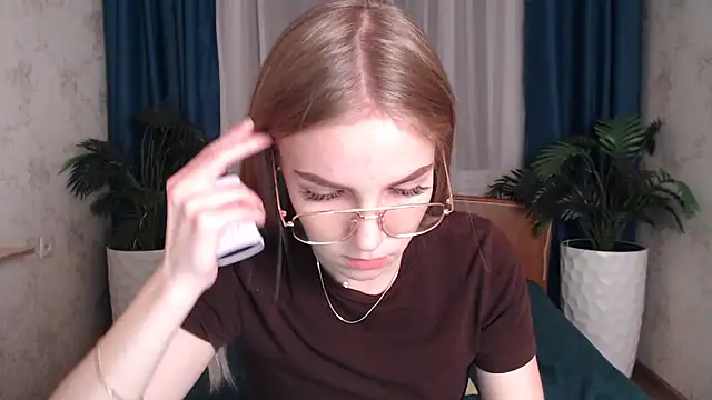 HitGyrl's cam snapshot