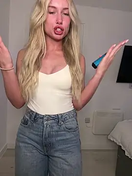 SexySaraxxoo's cam snapshot