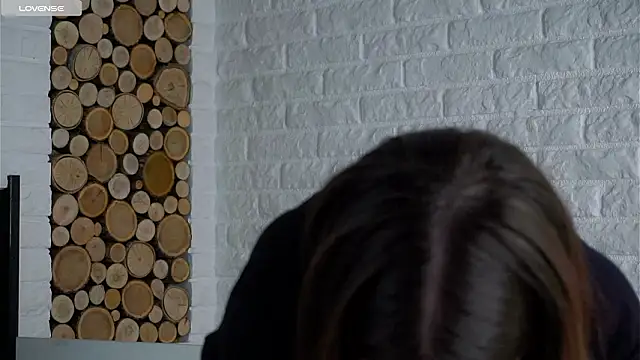 LowOncoming live sex cam