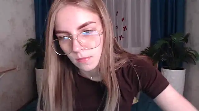 HitGyrl's cam snapshot