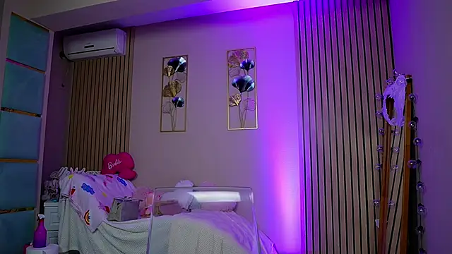 SabrinaJade live sex cam