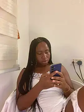 MISSMAYMADMYDAY's cam snapshot