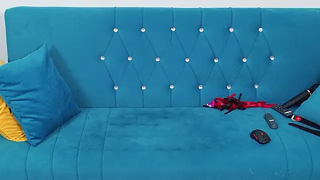 MegaBoobsDeee's cam snapshot