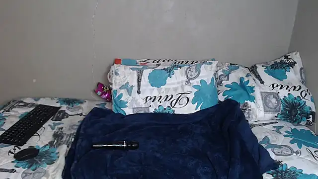 Lunalee's cam snapshot