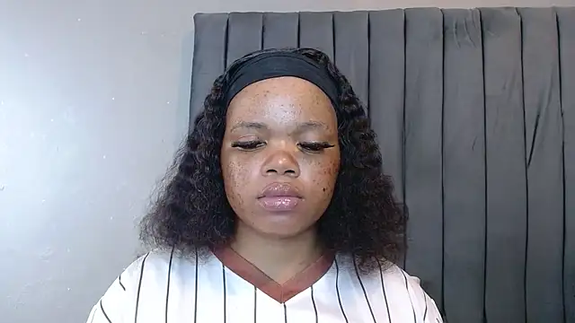 ChubbyBuddyxXx's cam snapshot