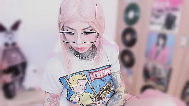 NikkiRamone's cam snapshot