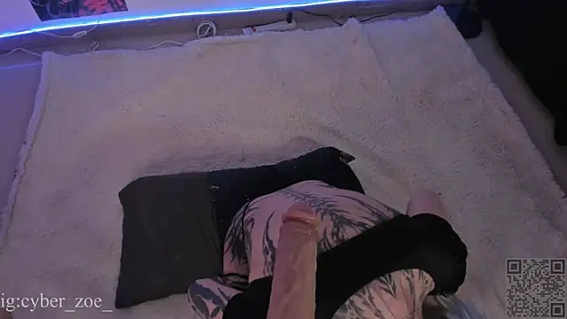 cyberzoe's cam snapshot