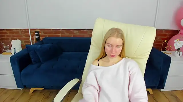 Alina_Blonde's cam snapshot