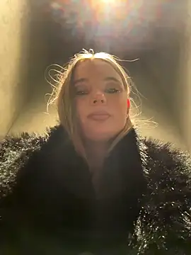 VineraSweet live sex cam