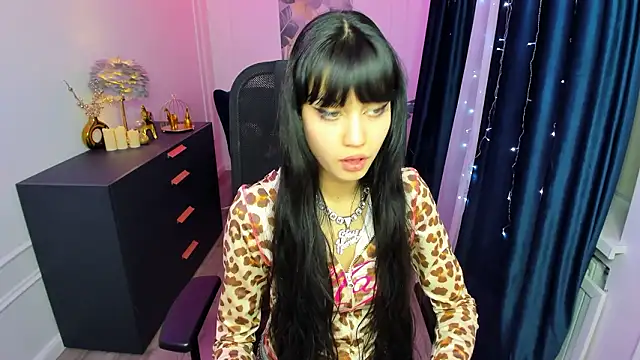 TiffanyYounge's cam snapshot