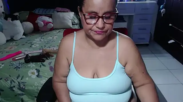 pervert_mommy_'s cam snapshot