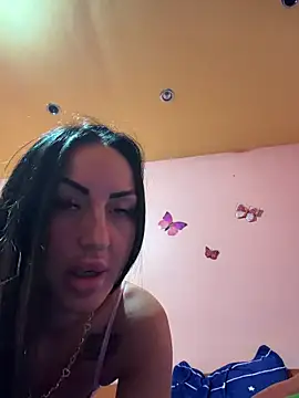 Yvi_Ufc's cam snapshot