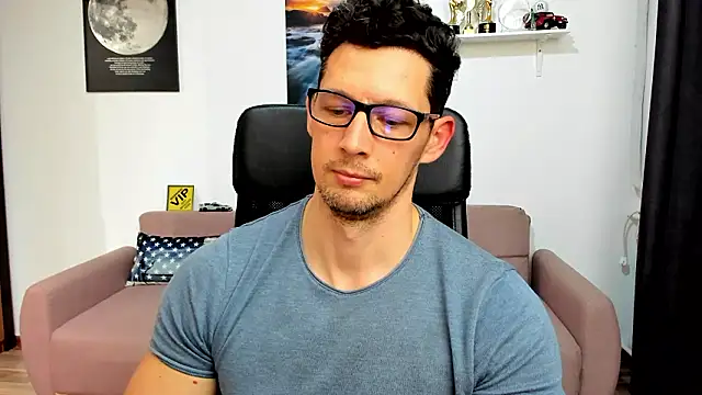 BrutusK08 live sex cam