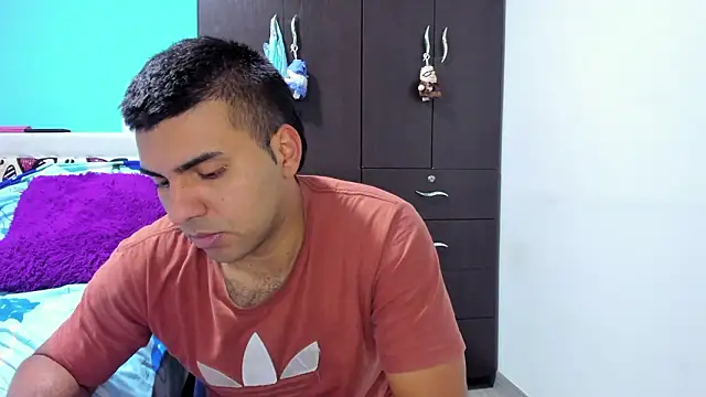 LazyandSniffer28 live sex cam