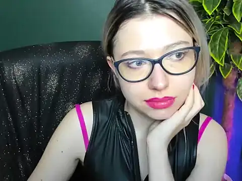 loveHeidi's cam snapshot