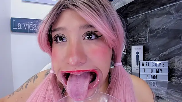 miss_danika's cam snapshot