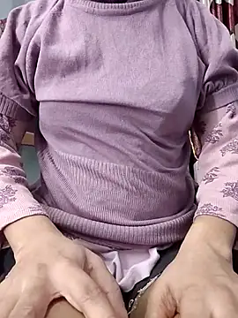 Ruhi_07's cam snapshot