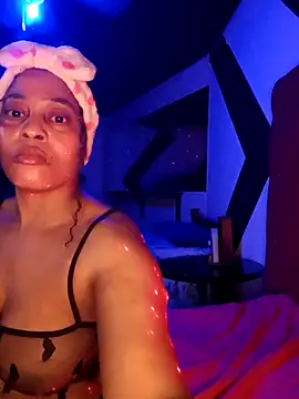 CHLOMA's cam snapshot